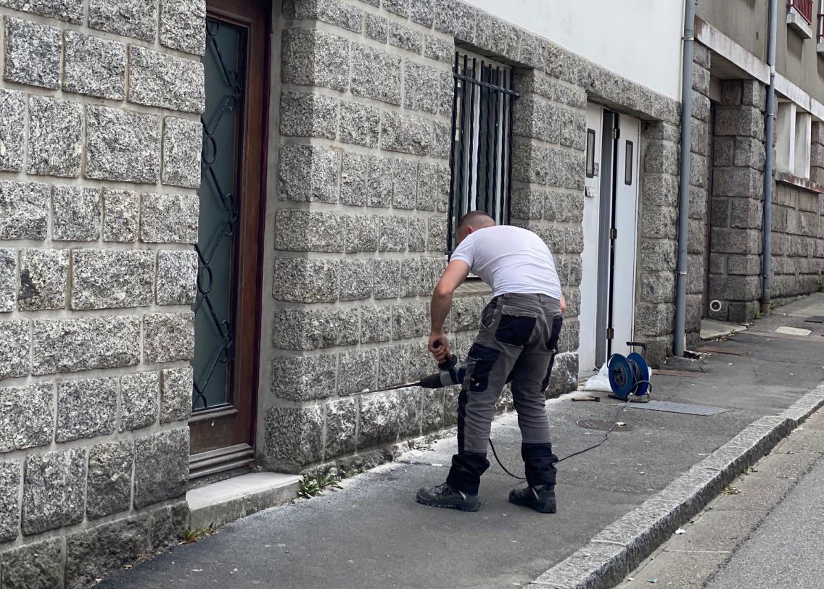 Chantier d'assèchement de mur à Brest